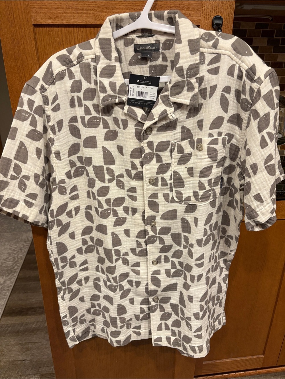 Eddie Bauer Cream Short-Sleeve Button-Down Shirt with Gray Leaf Print